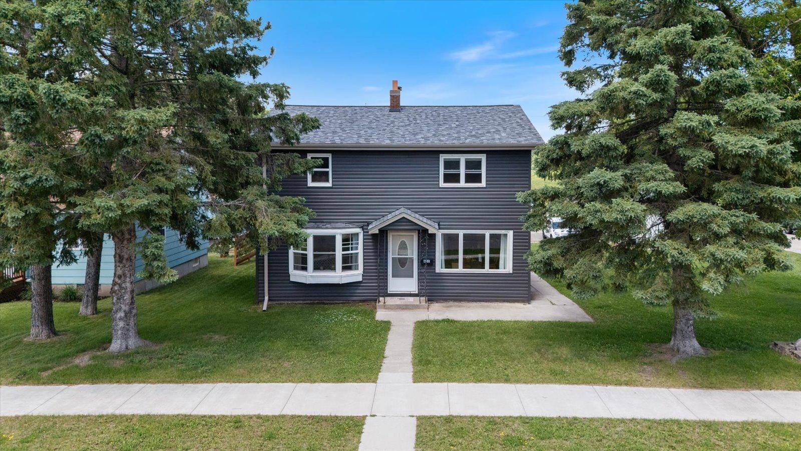 602 8th Street Northwest Chisholm, MN 55719 - Photo 1 of 56