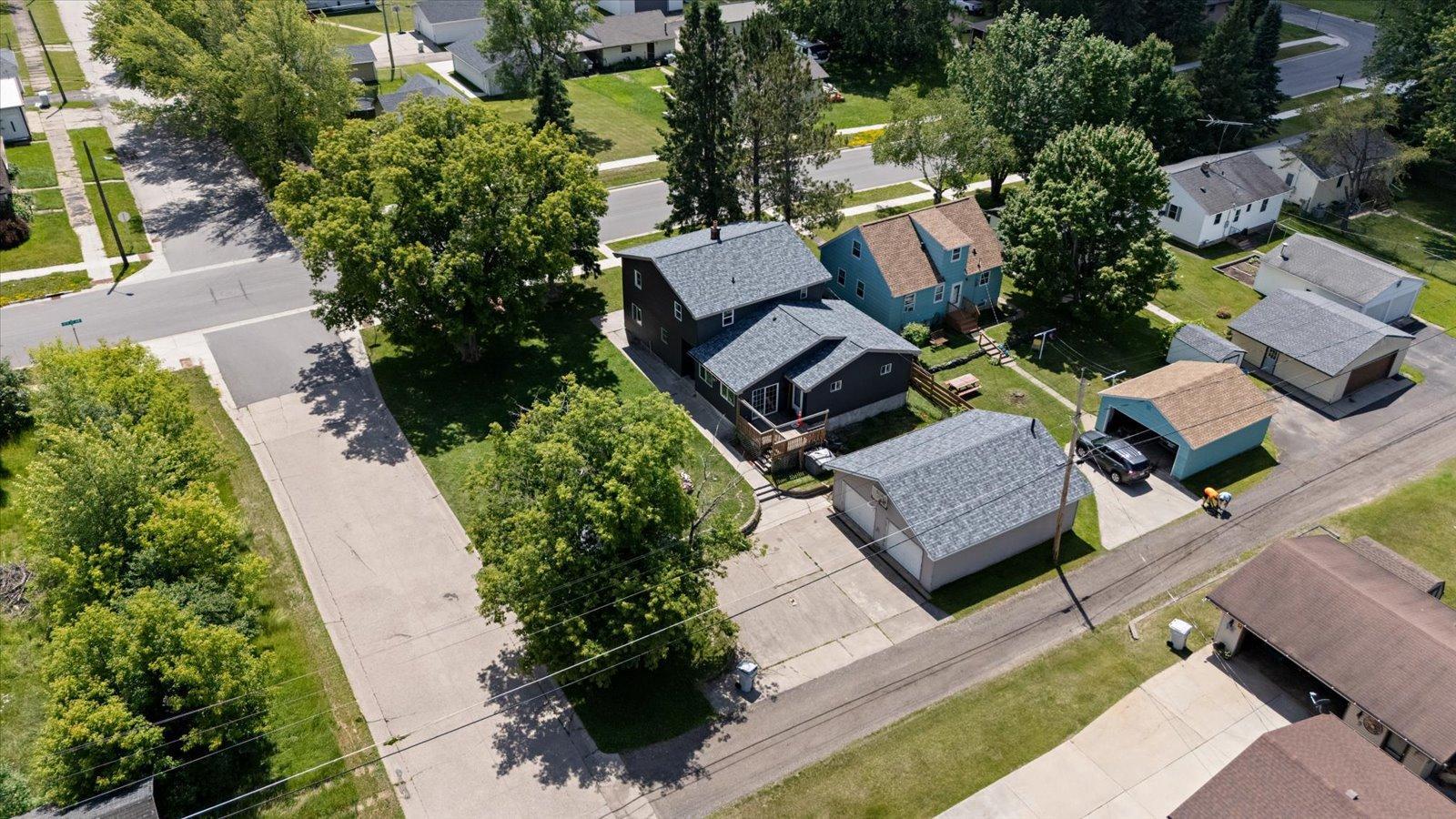 602 8th Street Northwest Chisholm, MN 55719 - Photo 13 of 56