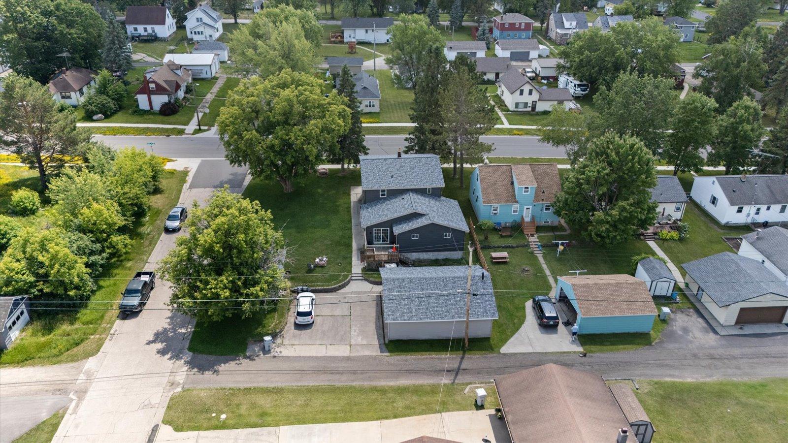 602 8th Street Northwest Chisholm, MN 55719 - Photo 14 of 56