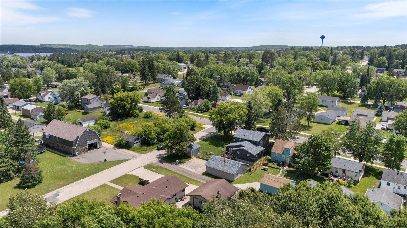 602 8th Street Northwest Chisholm, MN 55719 - Photo 6 of 56
