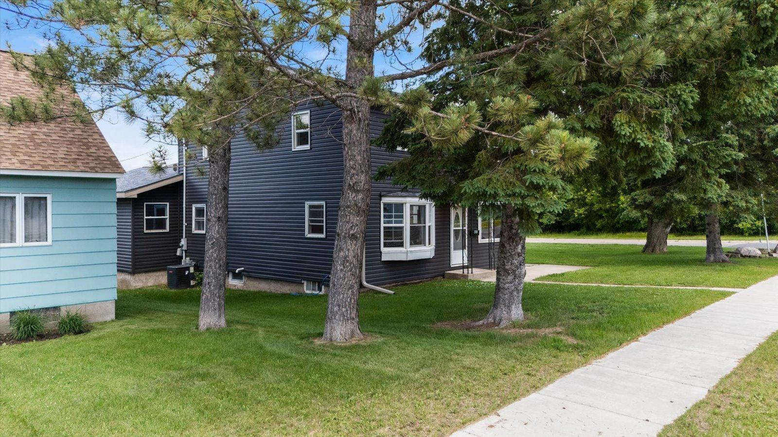 602 8th Street Northwest Chisholm, MN 55719 - Photo 10 of 56
