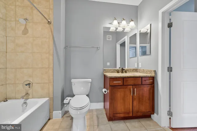 $2,300 | 1800 Wilson Boulevard, Unit 403, Arlington, VA 22201