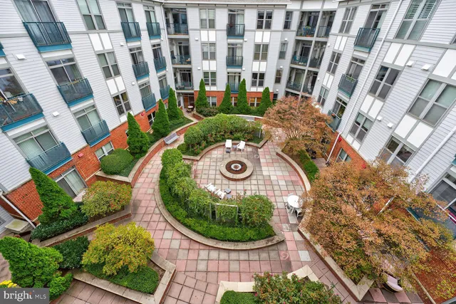 $2,300 | 1800 Wilson Boulevard, Unit 403, Arlington, VA 22201