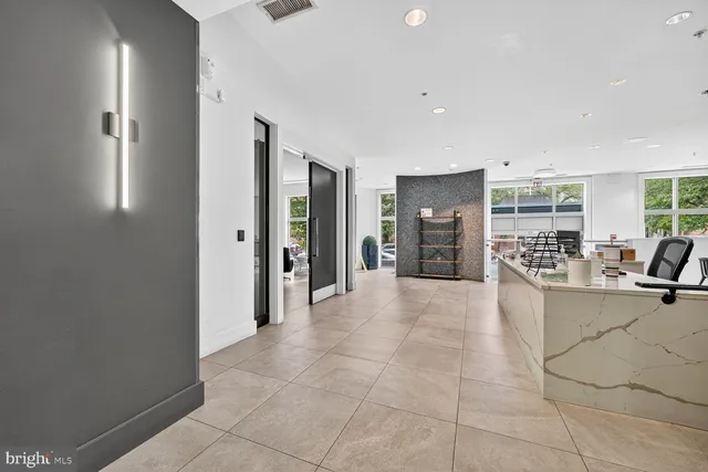 $2,300 | 1800 Wilson Boulevard, Unit 403, Arlington, VA 22201