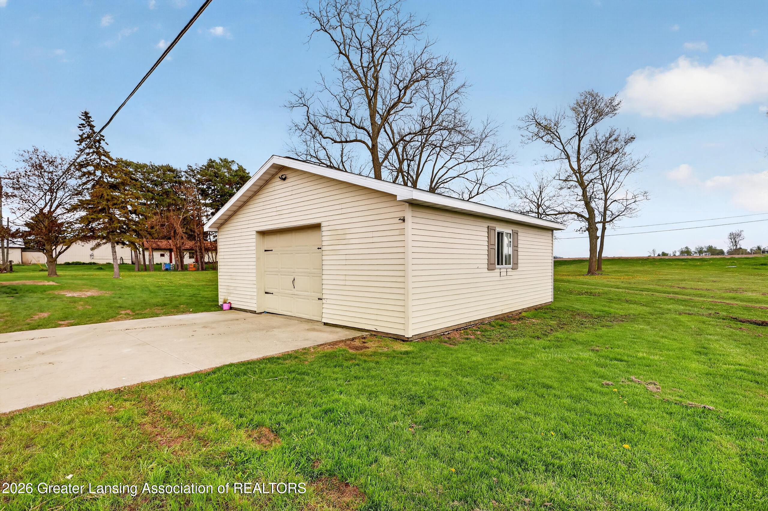 13058 Benton Road Grand Ledge, MI 48837 - Photo 40 of 41 Garage