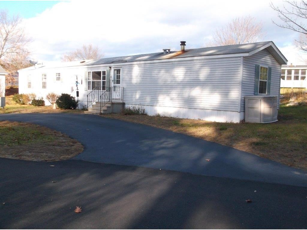 42 Hawaii Lane Rochester, NH 03867 - Photo 1 of 20