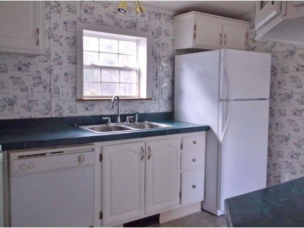 42 Hawaii Lane Rochester, NH 03867 - Photo 14 of 20
