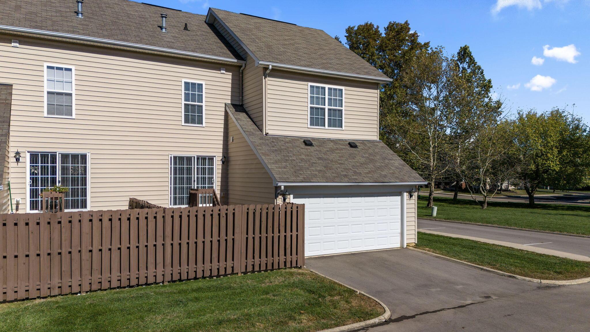 6263 Wagtail Road, Unit 13 Columbus, OH 43230 - Photo 53 of 70 81-web-or-mls-DJI_20251021131049_0495_D