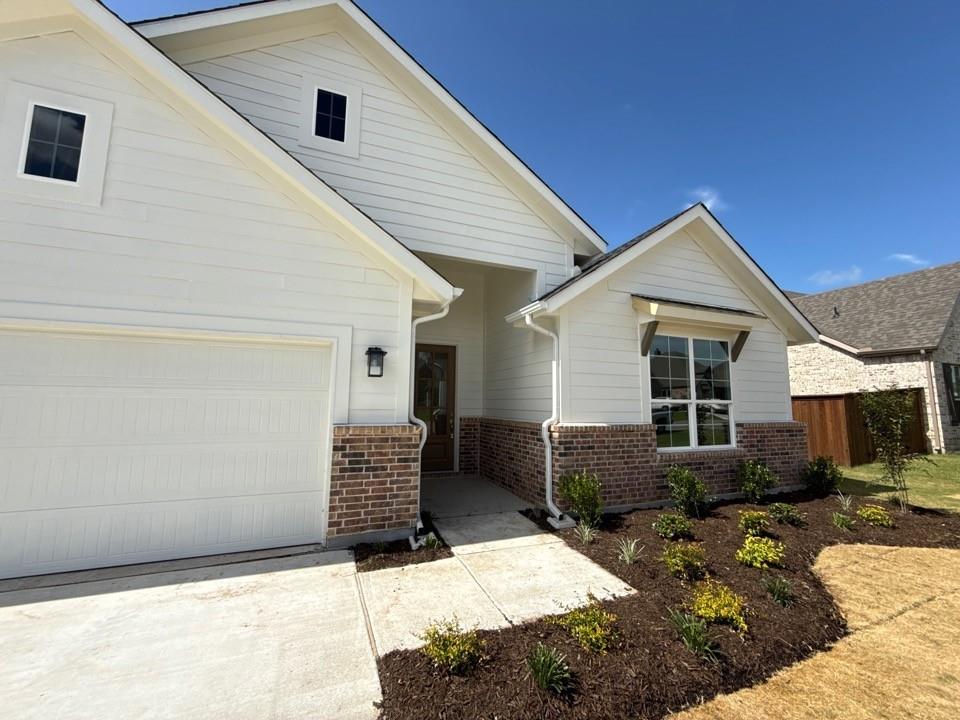 1124 Trinity Drive Springtown, TX 76082 - Photo 3 of 18