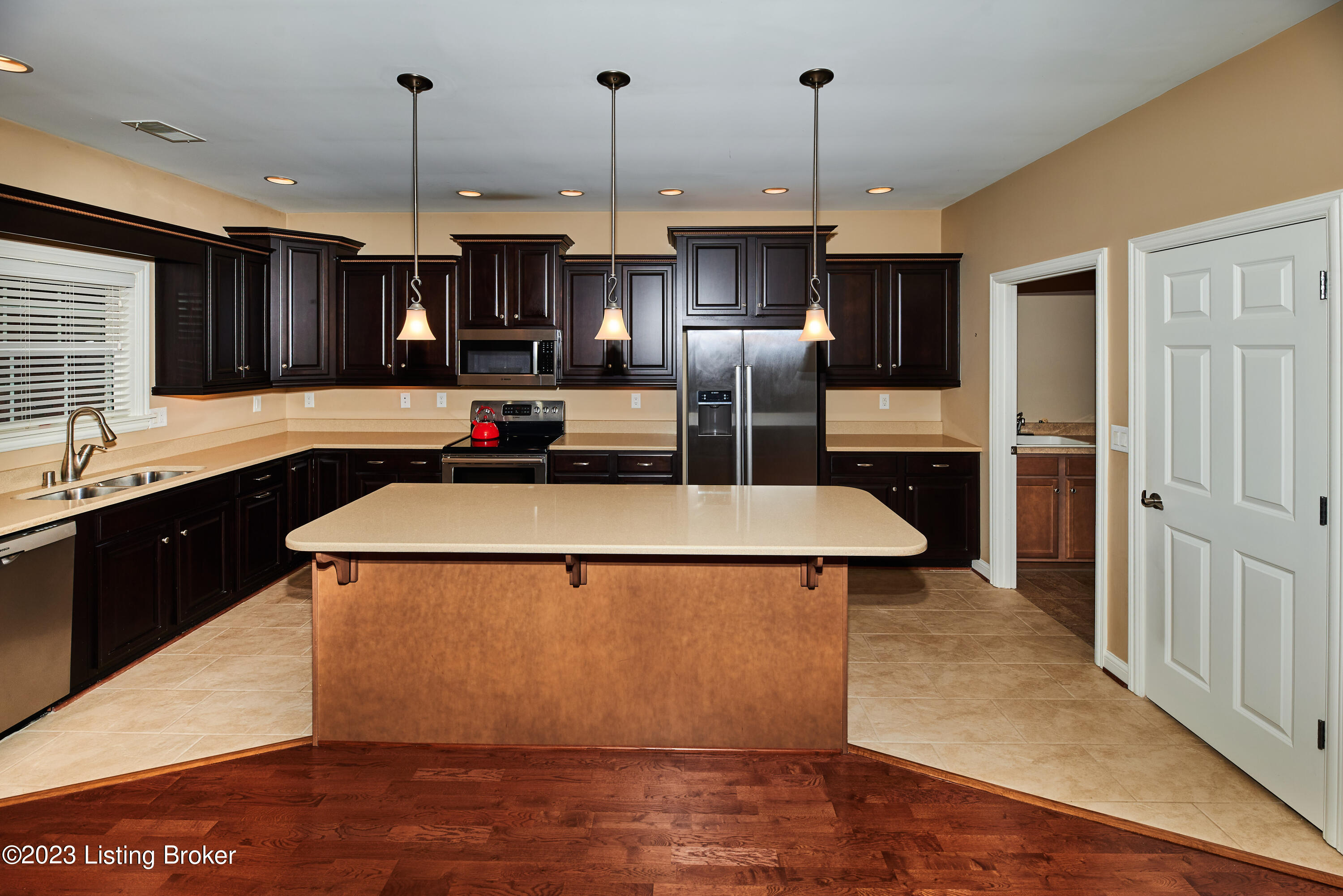 10707 Riva Road Louisville, KY 40223 - Photo 3 of 34 Kitchen 1 10707 Riva Rd