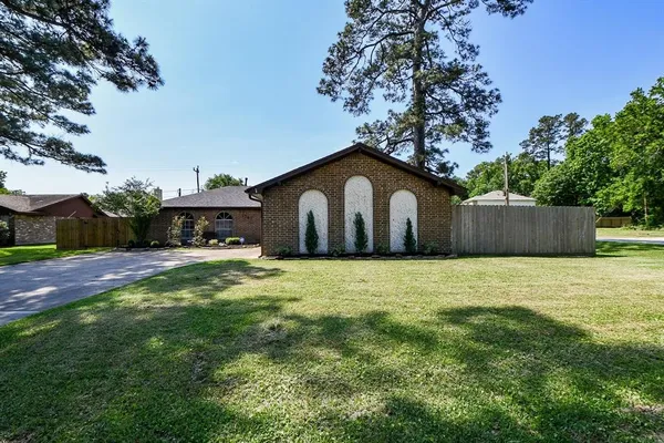 $2,000 | 1747 Burning Tree Road, Houston, TX 77339
