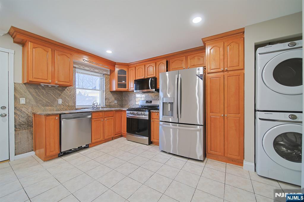 2460 1st Street Fort Lee, NJ 07024 - Photo 14 of 29