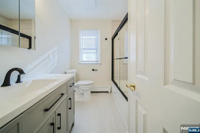 $3,900 | 2460 1st Street, Fort Lee, NJ 07024