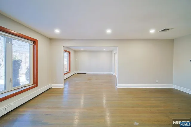 $3,900 | 2460 1st Street, Fort Lee, NJ 07024