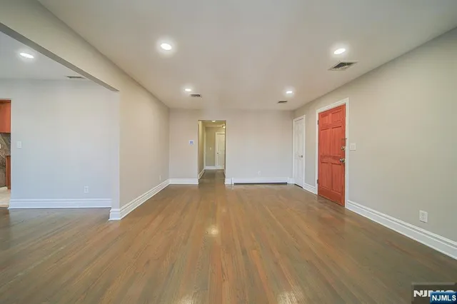 $3,900 | 2460 1st Street, Fort Lee, NJ 07024