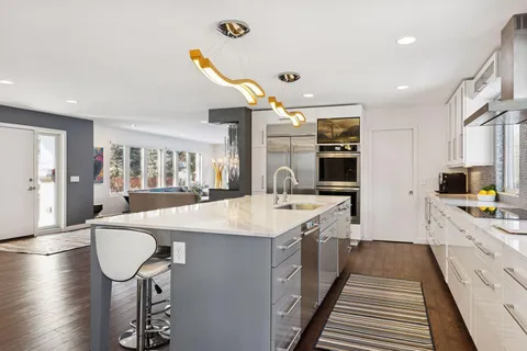 $1,150,000 | 2701 Glenhurst Avenue, St. Louis Park, MN 55416