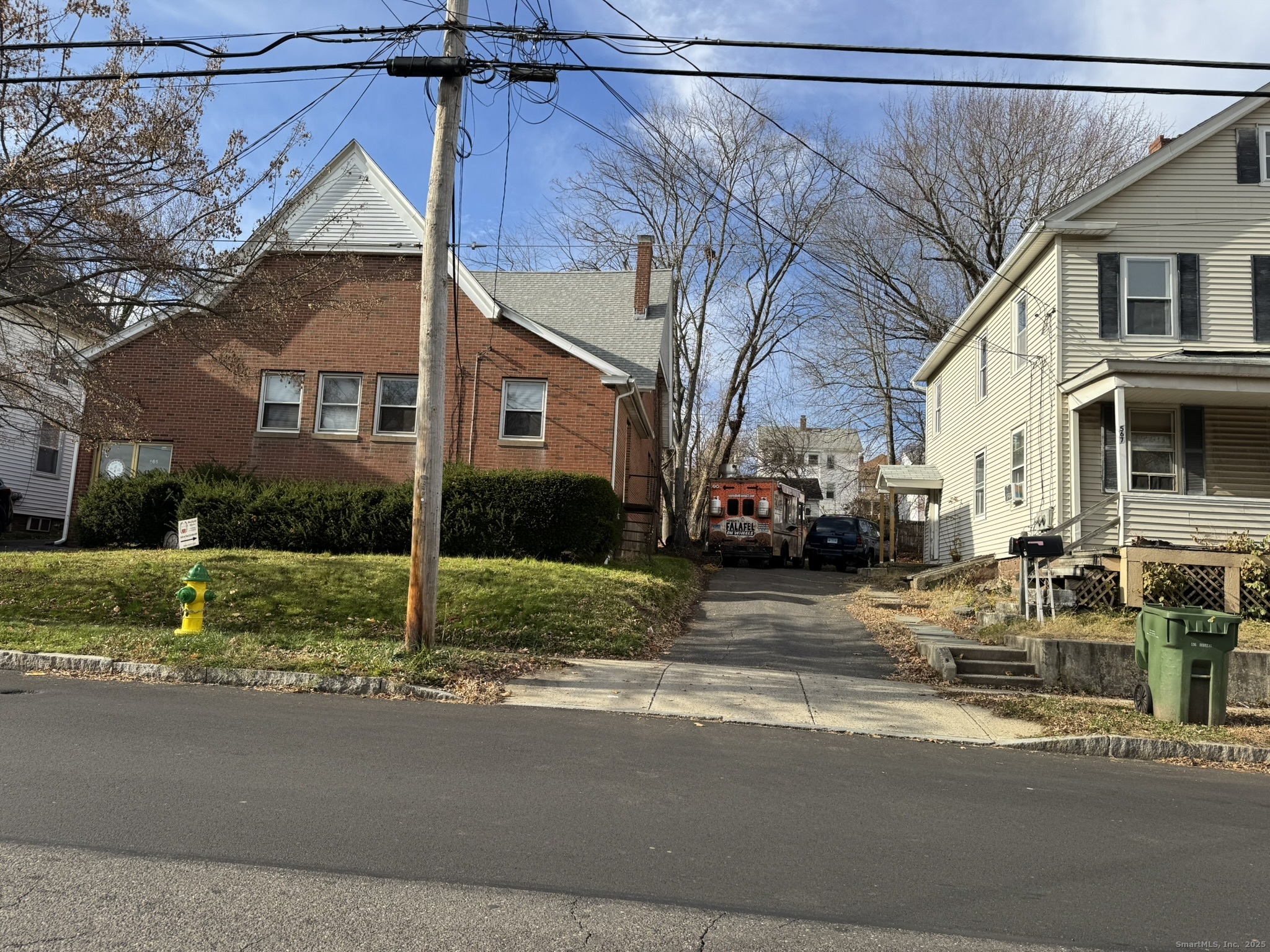 565 High Street Middletown, CT 06457 - Photo 2 of 24