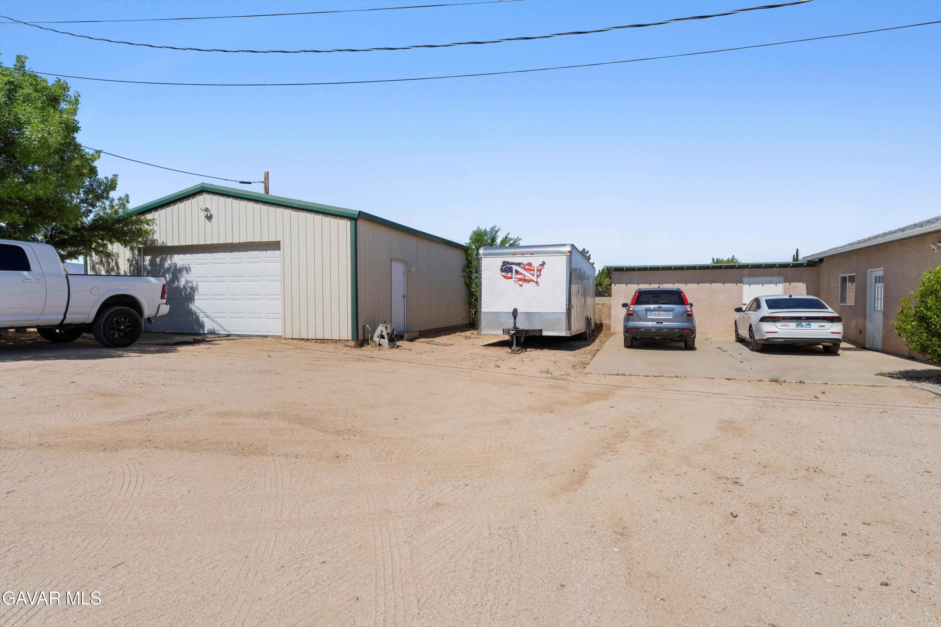 42409 12th Street West Lancaster, CA 93534 - Photo 3 of 20