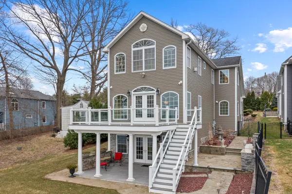 $900,000 | 1727 Meriden Road, Wolcott, CT 06716