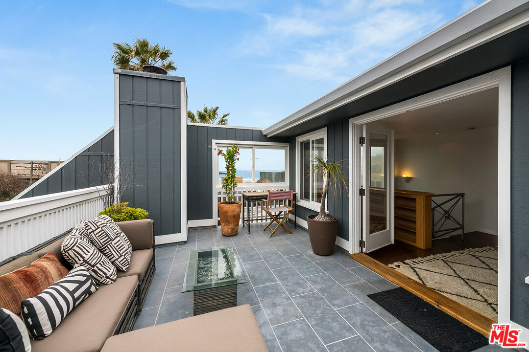 33 Reef Street, Unit 4 Marina del Rey, CA 90292 - Photo 17 of 28