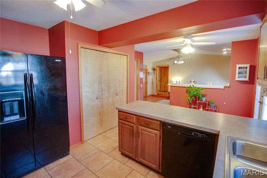 3933 Arbre Lane Florissant, MO 63034 - Photo 14 of 49