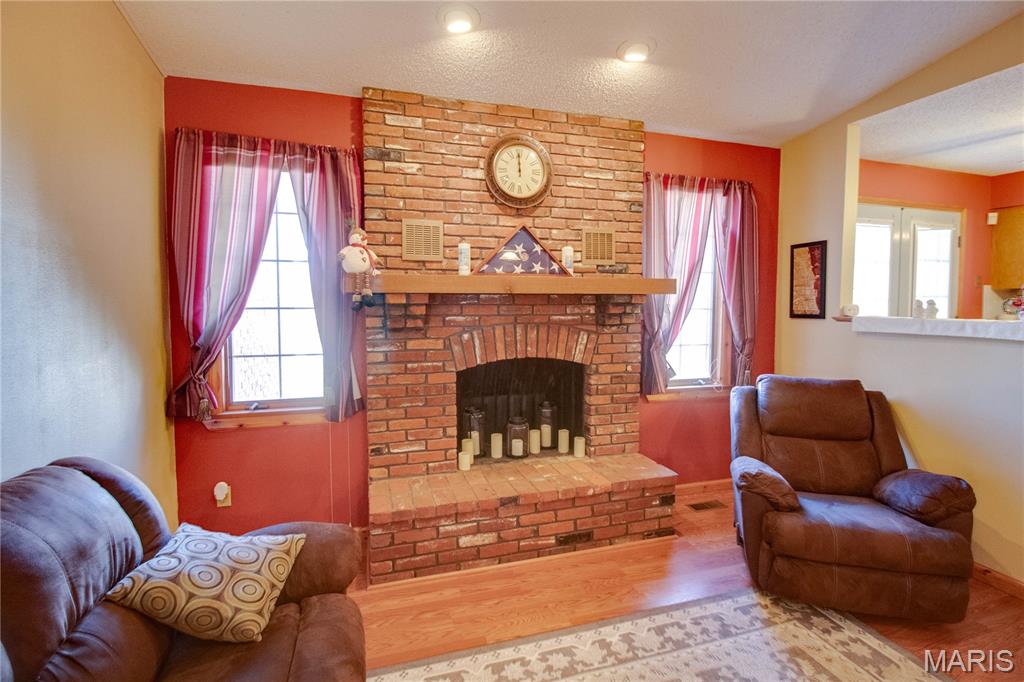 3933 Arbre Lane Florissant, MO 63034 - Photo 17 of 49