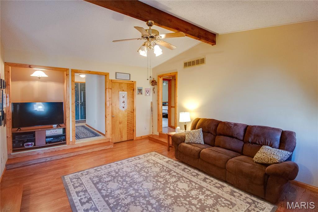 3933 Arbre Lane Florissant, MO 63034 - Photo 18 of 49