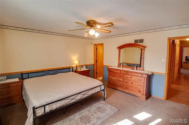 $239,900 | 3933 Arbre Lane, Florissant, MO 63034