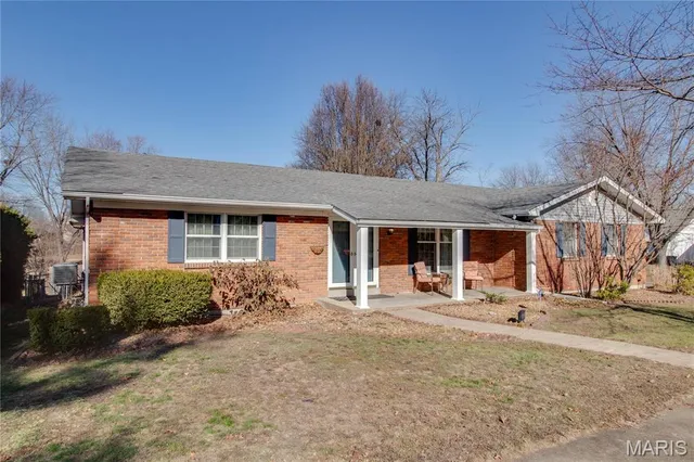 $239,900 | 3933 Arbre Lane, Florissant, MO 63034