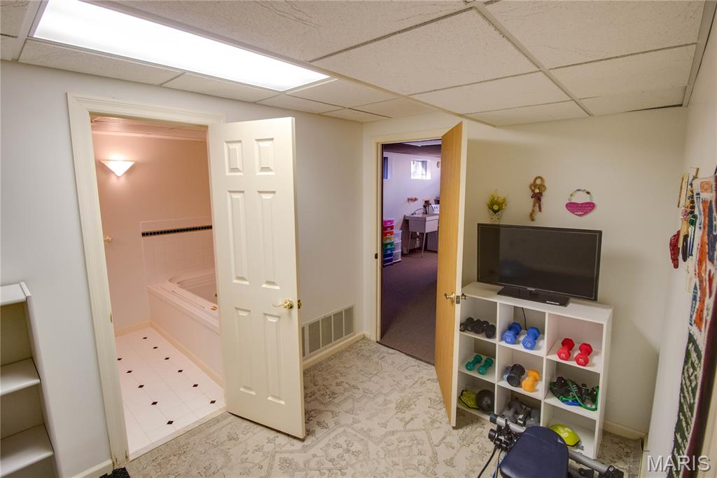 3933 Arbre Lane Florissant, MO 63034 - Photo 37 of 49