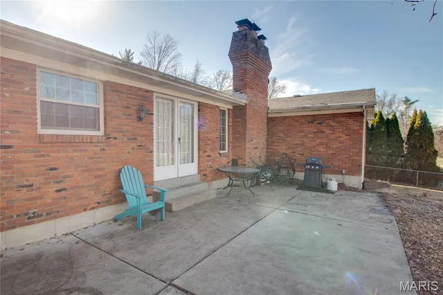 $239,900 | 3933 Arbre Lane, Florissant, MO 63034