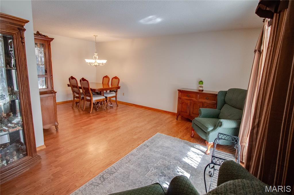 3933 Arbre Lane Florissant, MO 63034 - Photo 7 of 49