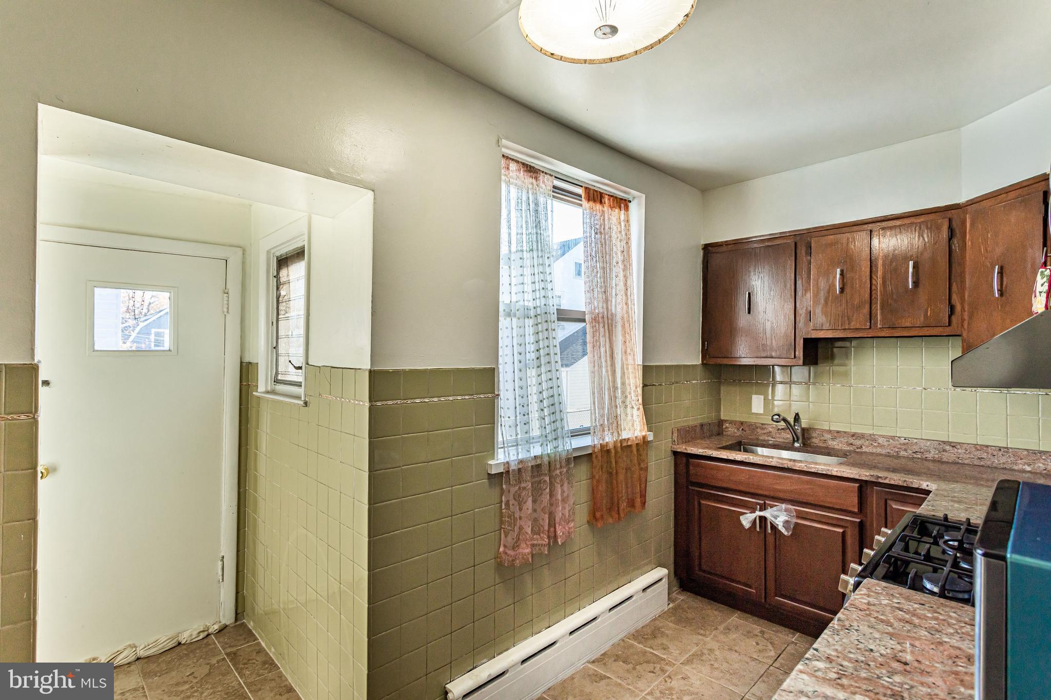 159 Wellington Road Upper Darby, PA 19082 - Photo 11 of 39