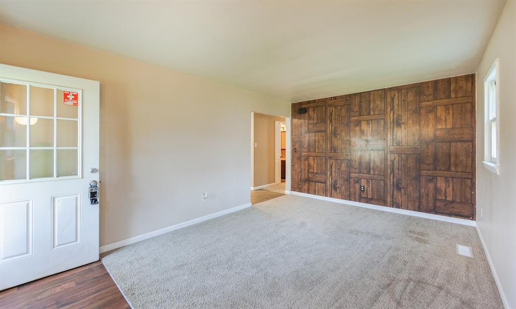 1402 Roe Avenue Alexandria, IN 46001 - Photo 3 of 25 Gallery Image 3