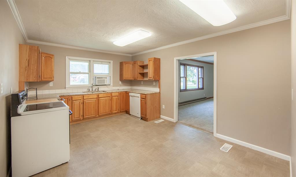 1402 Roe Avenue Alexandria, IN 46001 - Photo 6 of 25 Gallery Image 6