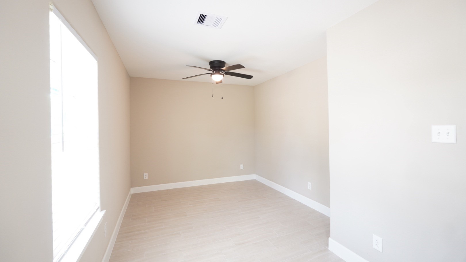 1206 B Pinewood Lane Pasadena, TX 77502 - Photo 5 of 15