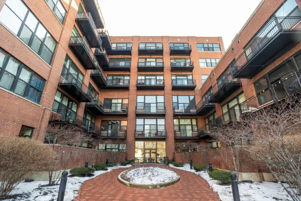 $230,000 | 2323 West Pershing Road, Unit 140, Chicago, IL 60609
