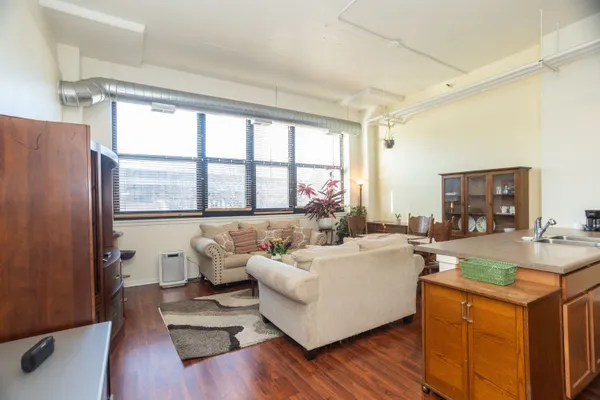 $230,000 | 2323 West Pershing Road, Unit 140, Chicago, IL 60609