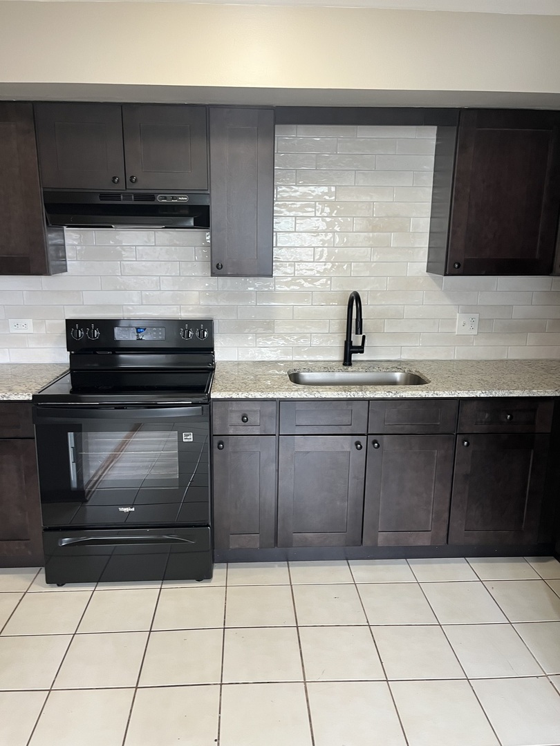 7033 Mather Avenue, Unit 3B Chicago Ridge, IL 60415 - Photo 4 of 9