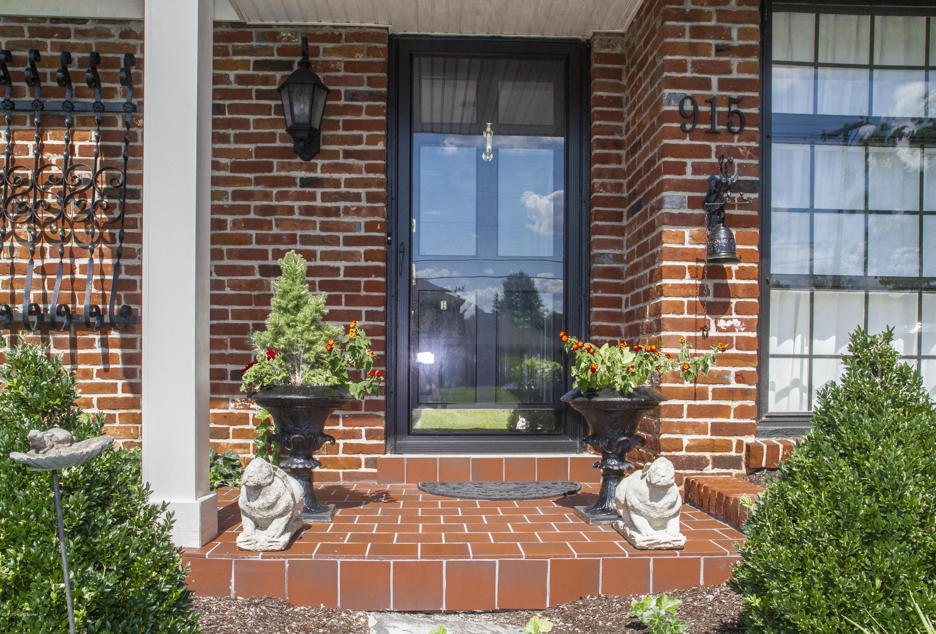 915 Perryman Road Louisville, KY 40207 - Photo 17 of 81 1246
