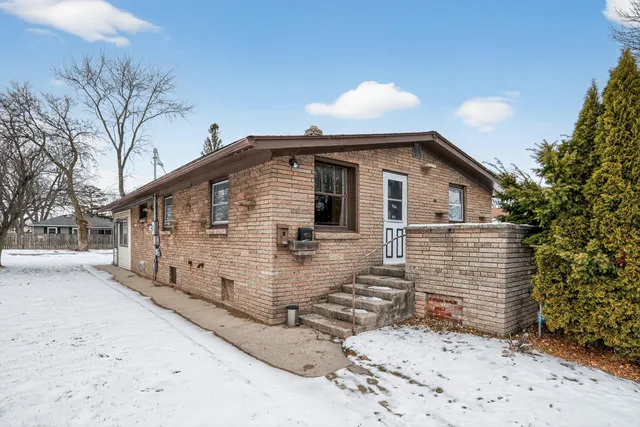 $209,800 | 3312 1st Avenue, Racine, WI 53402
