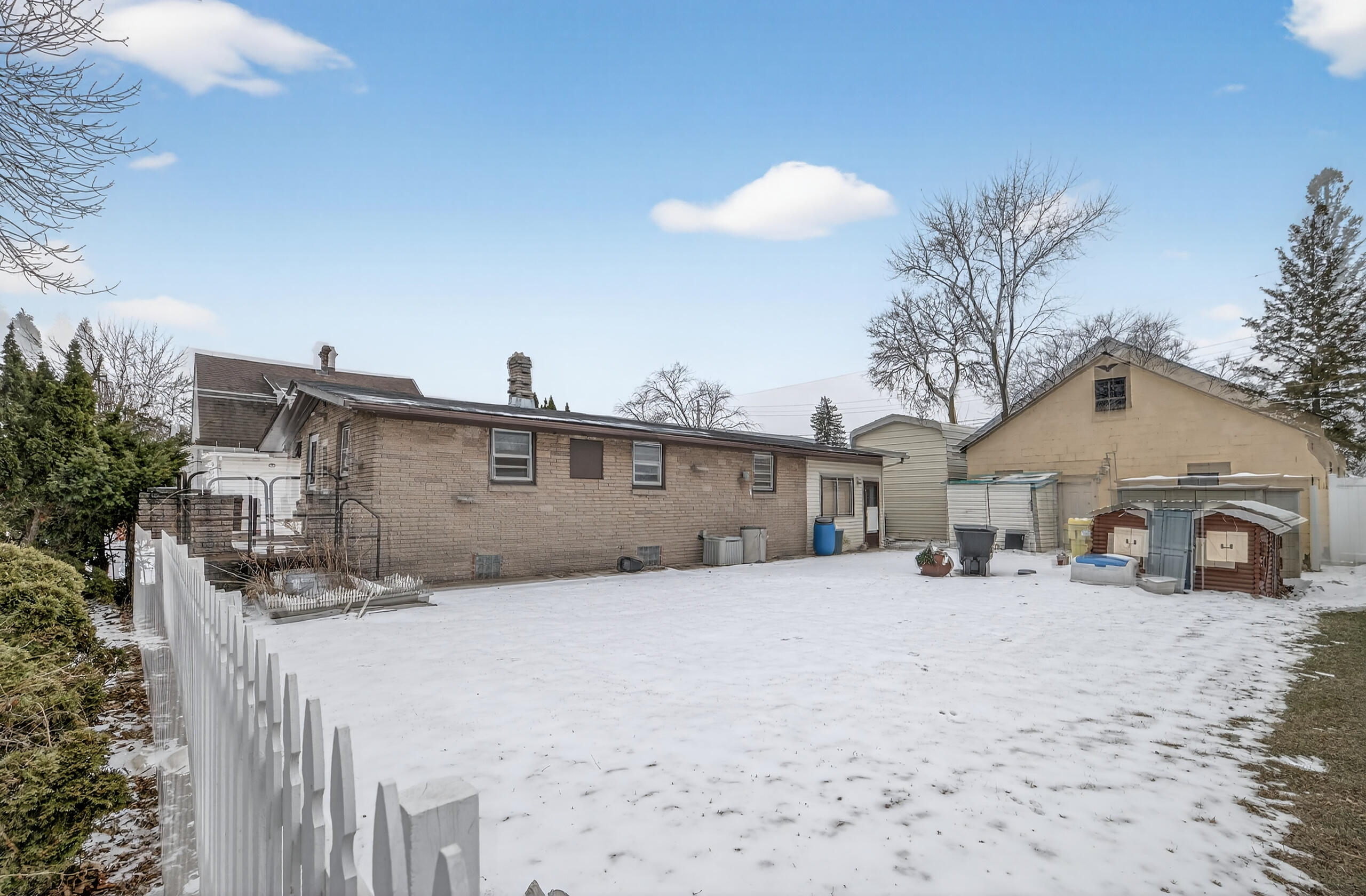 3312 1st Avenue Racine, WI 53402 - Photo 3 of 26 Yard