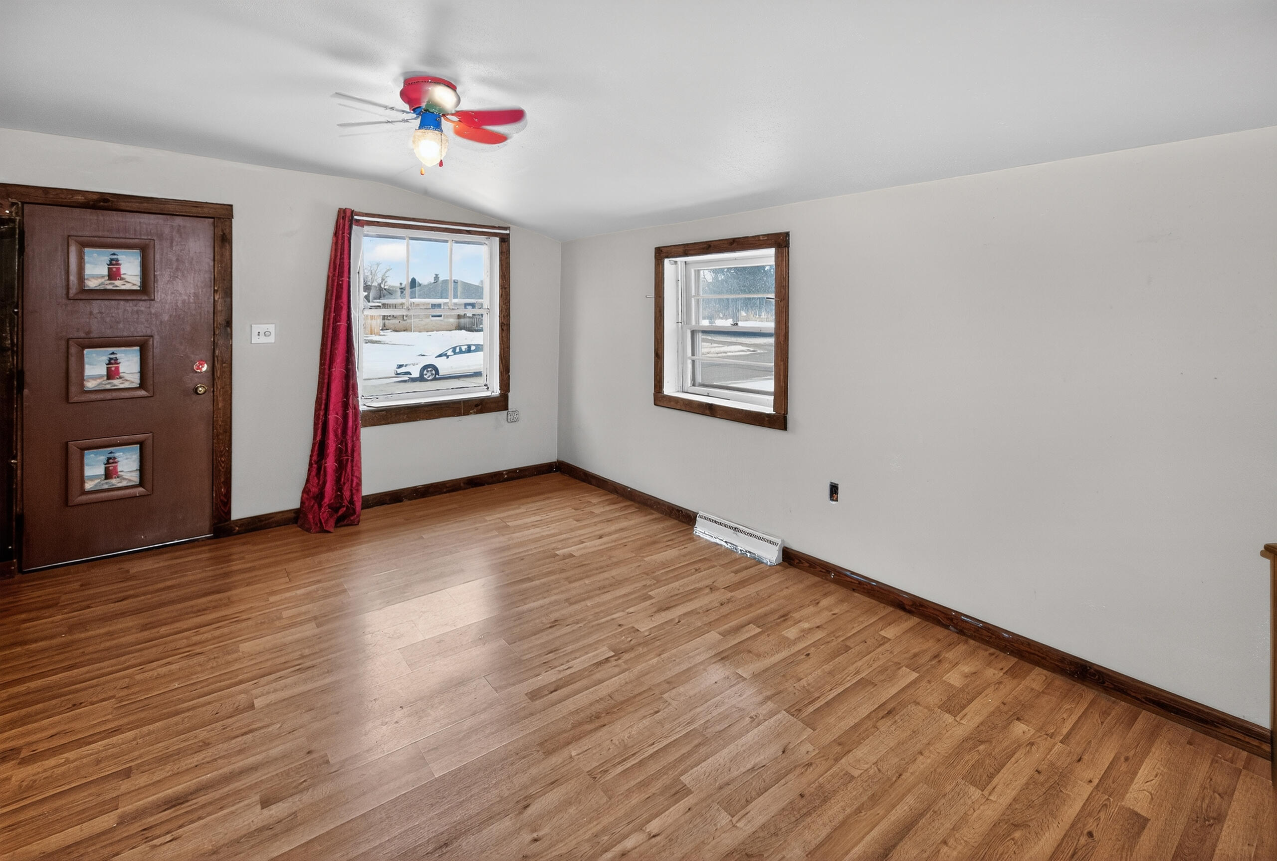 3312 1st Avenue Racine, WI 53402 - Photo 5 of 26 Living Room