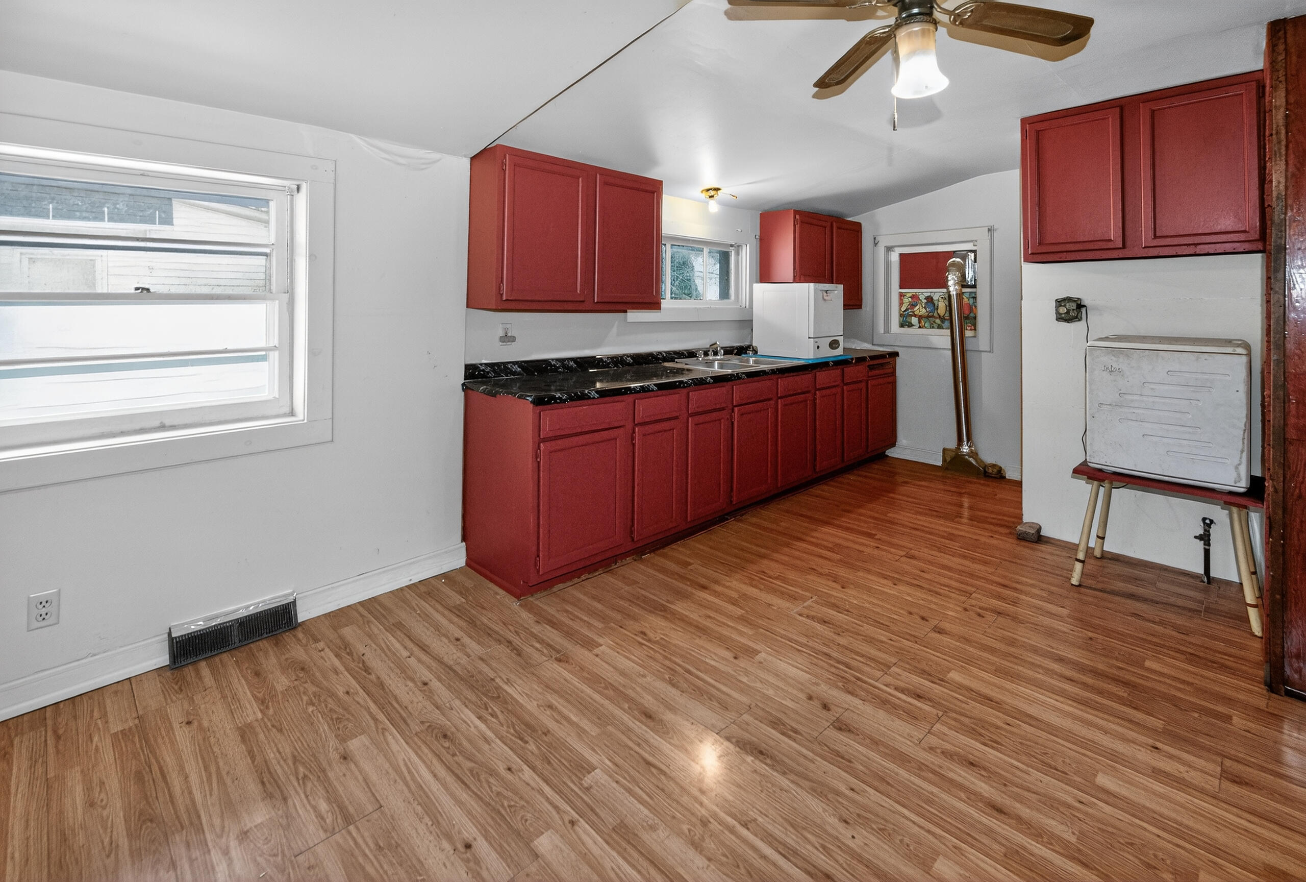 3312 1st Avenue Racine, WI 53402 - Photo 9 of 26 Kitchen