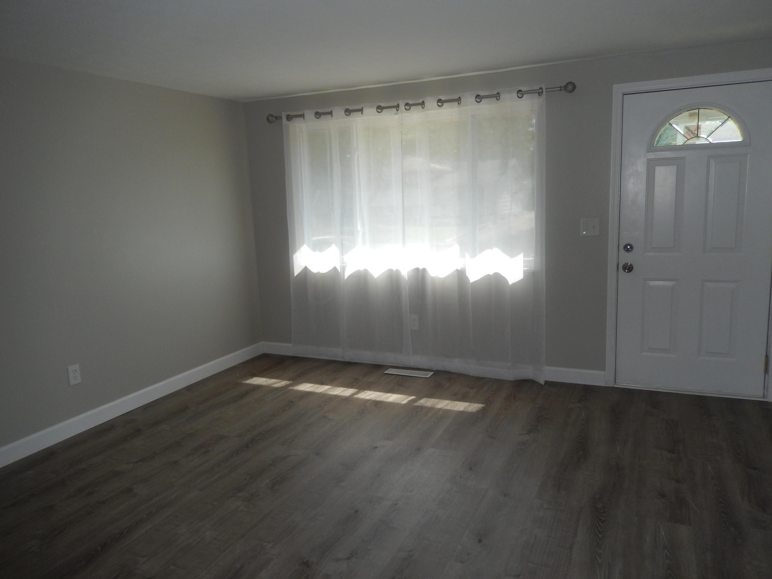 1862 Brimfield Road Columbus, OH 43229 - Photo 5 of 32 Gallery Image 5