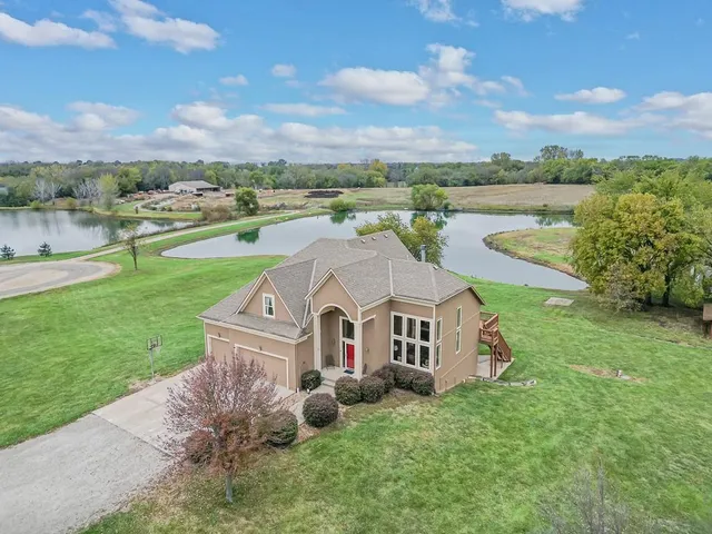 $779,950 | 924 East 1938th Road, Eudora, KS 66025