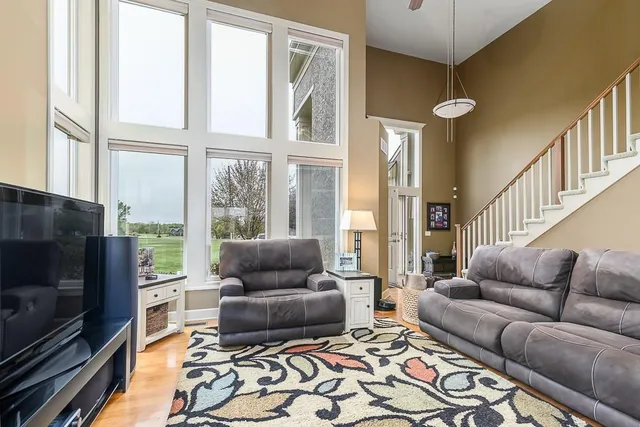 $779,950 | 924 East 1938th Road, Eudora, KS 66025