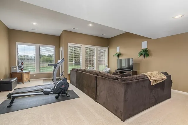 $779,950 | 924 East 1938th Road, Eudora, KS 66025