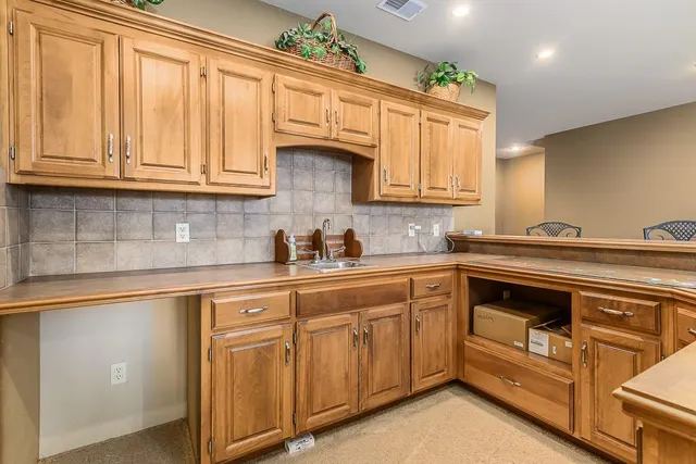 $779,950 | 924 East 1938th Road, Eudora, KS 66025