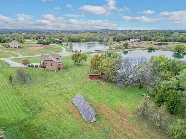 $779,950 | 924 East 1938th Road, Eudora, KS 66025